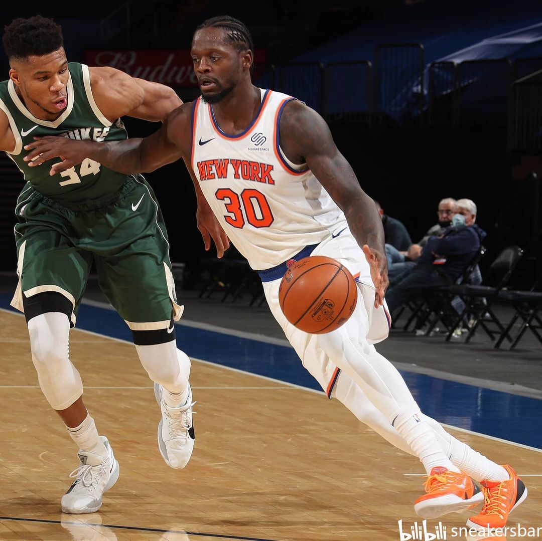 际凸显出一 际凸显出一