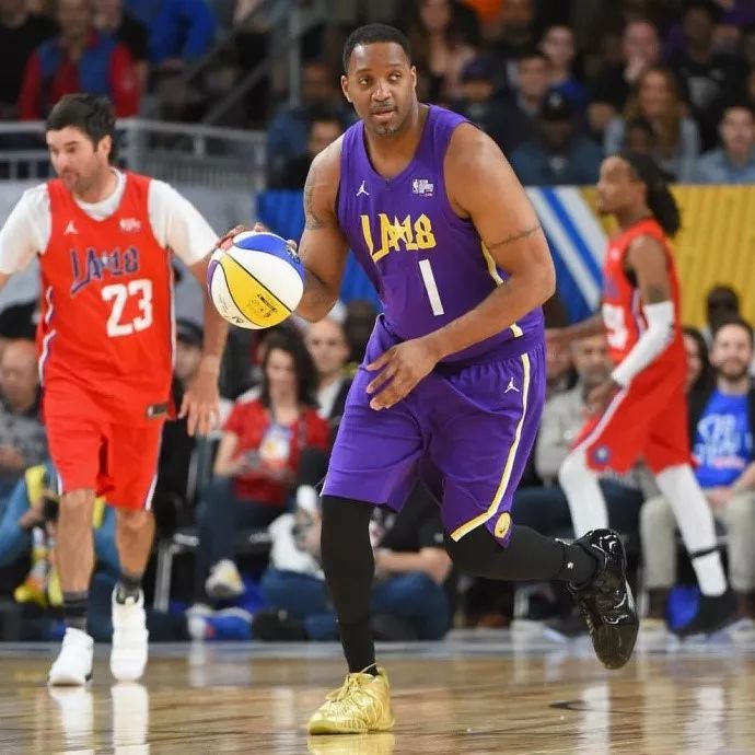 人瞩目的现 人瞩目的现