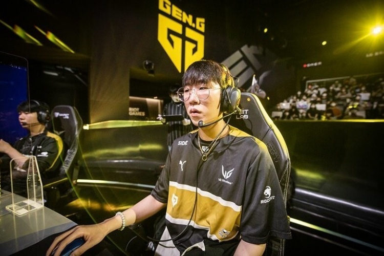 而出並非偶 而出並非偶