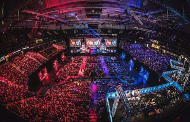 陈晋一妹妹代表香港队参加全运会空手道业余组，并最终夺冠